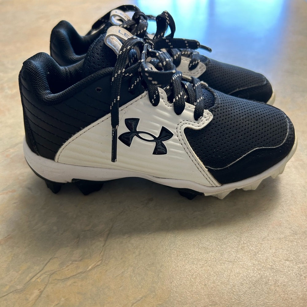 Kids Under Armour baseball cleats